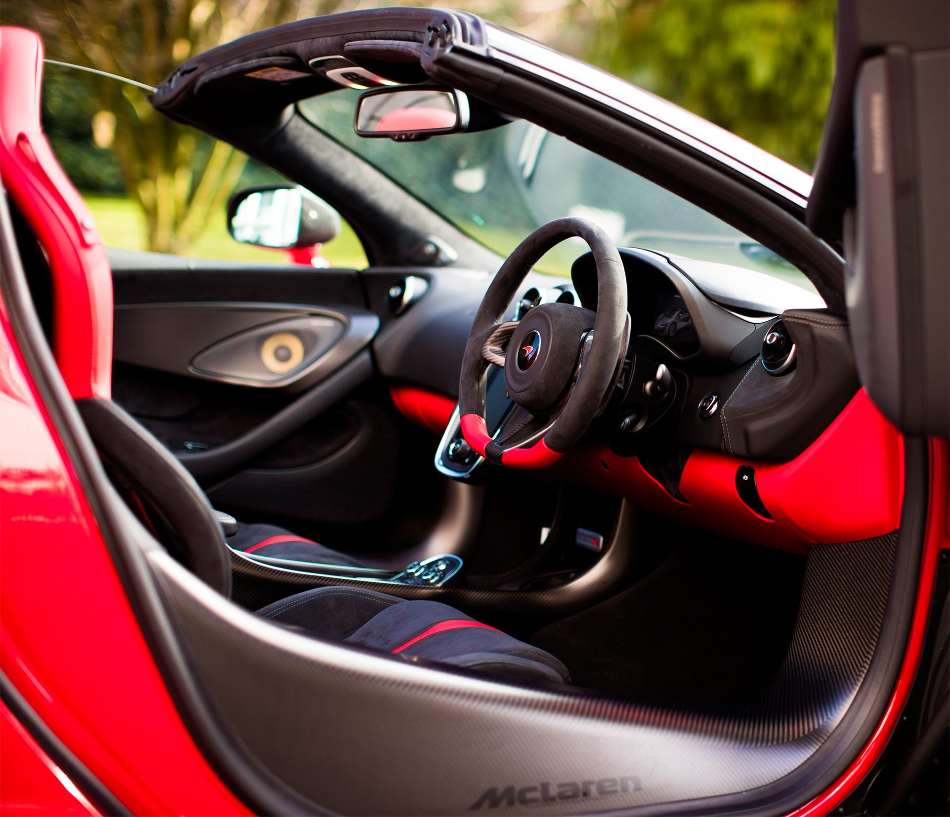 McLaren-570S-Spider-Vermillion-Red-Interior