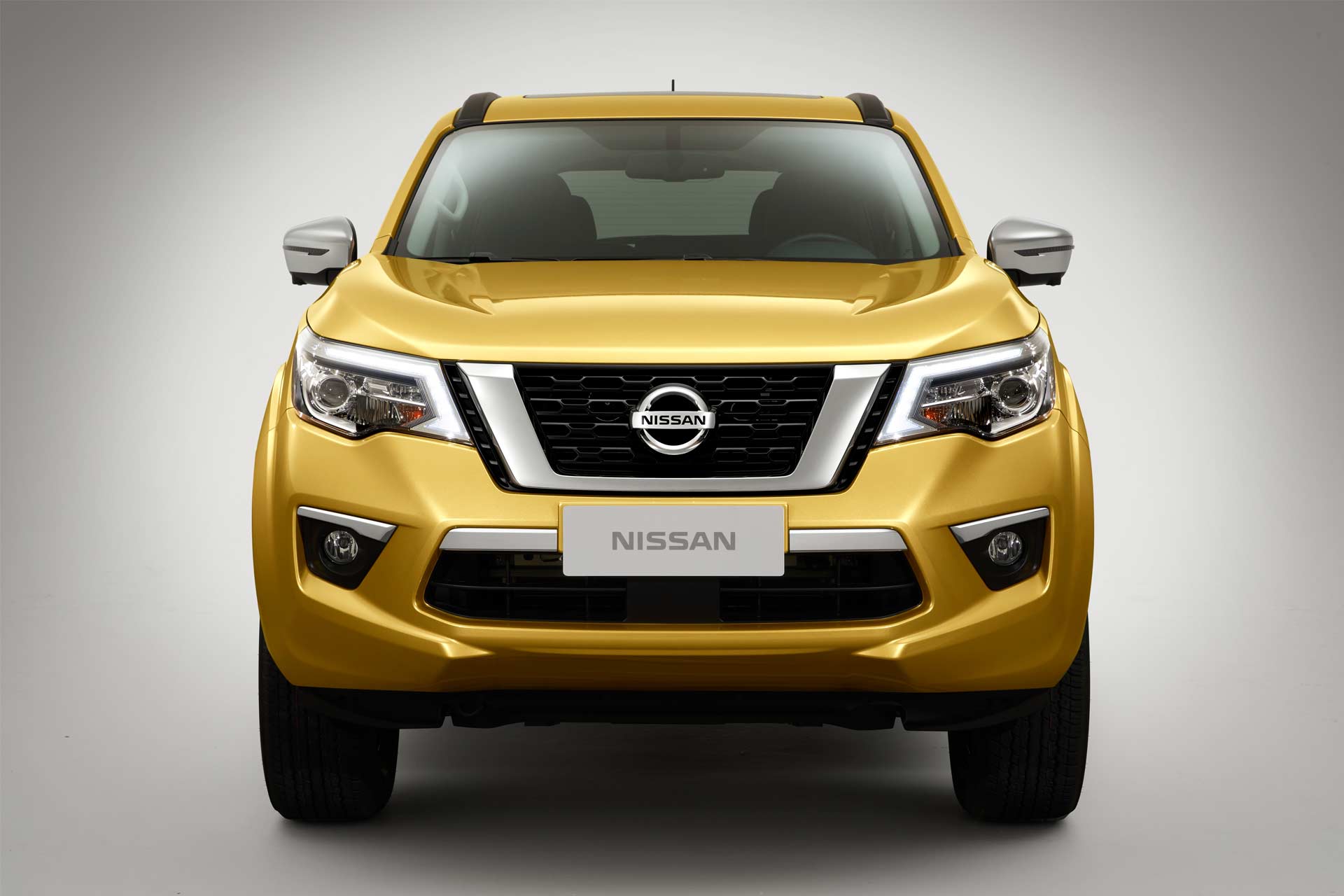 Nissan-Terra_2