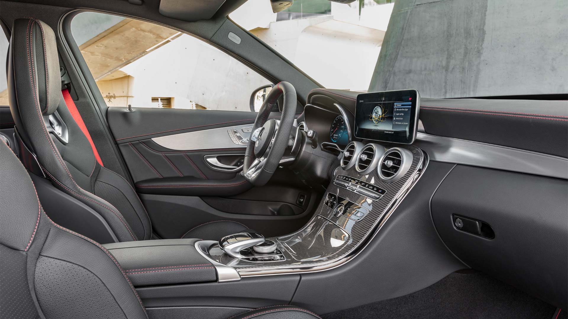 2018-Mercedes-AMG-C-43-4Matic-Interior