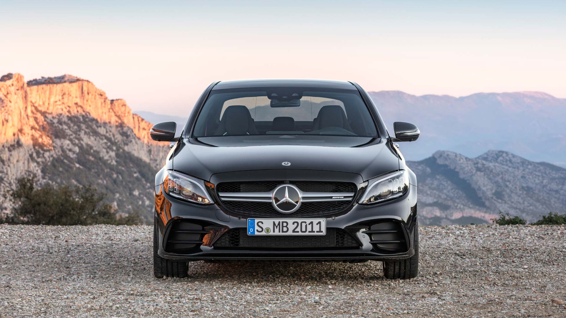 2018-Mercedes-AMG-C-43-4Matic_4