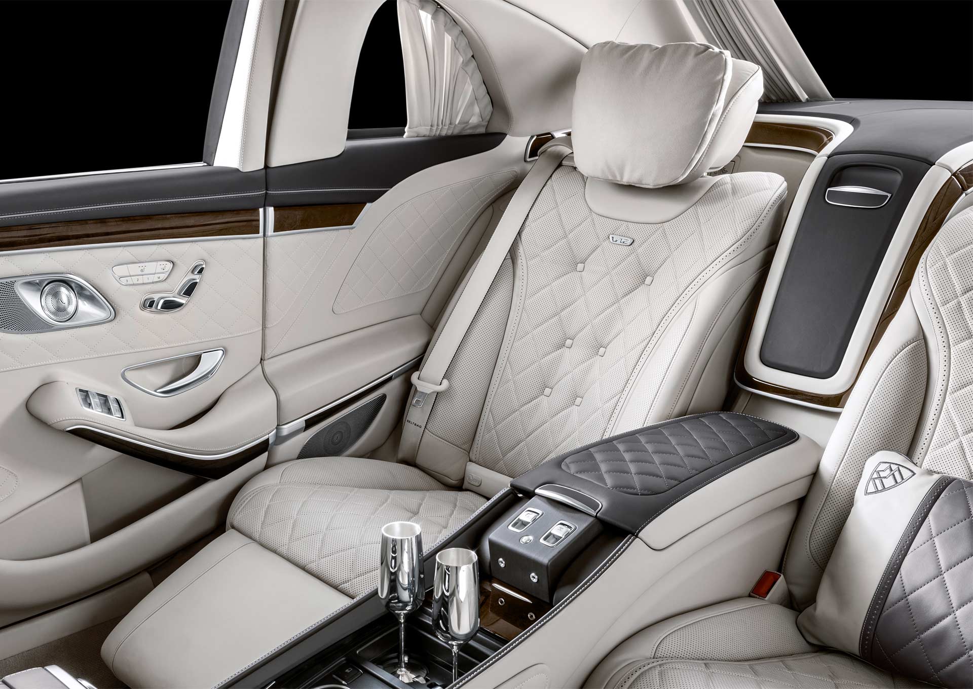 2018-Mercedes-Maybach-S-650-Pullman-interior_6