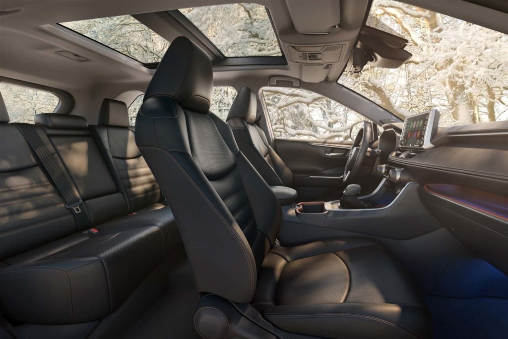5th-generation-2019-Toyota-RAV4-interior_3
