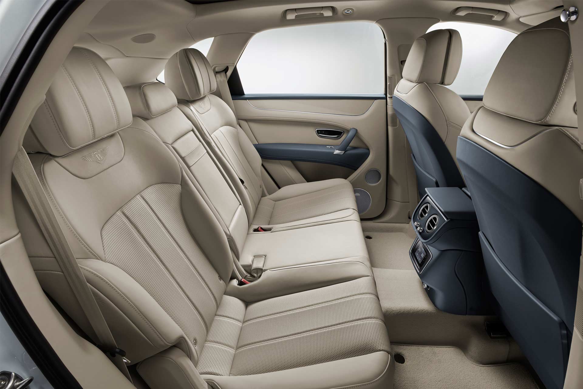 Bentley-Bentayga-Hybrid-interior_5