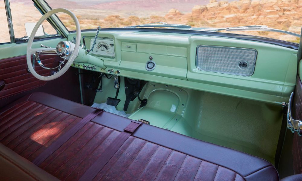Jeep-Wagoneer-Roadtrip-Concept-interior