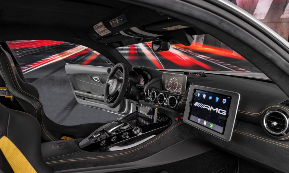 Mercedes-AMG-GT-R-Official-FIA-F1-Safety-Car-interior