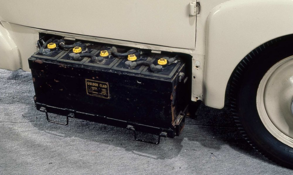 1947-Nissan-Tama-electric-vehicle-battery