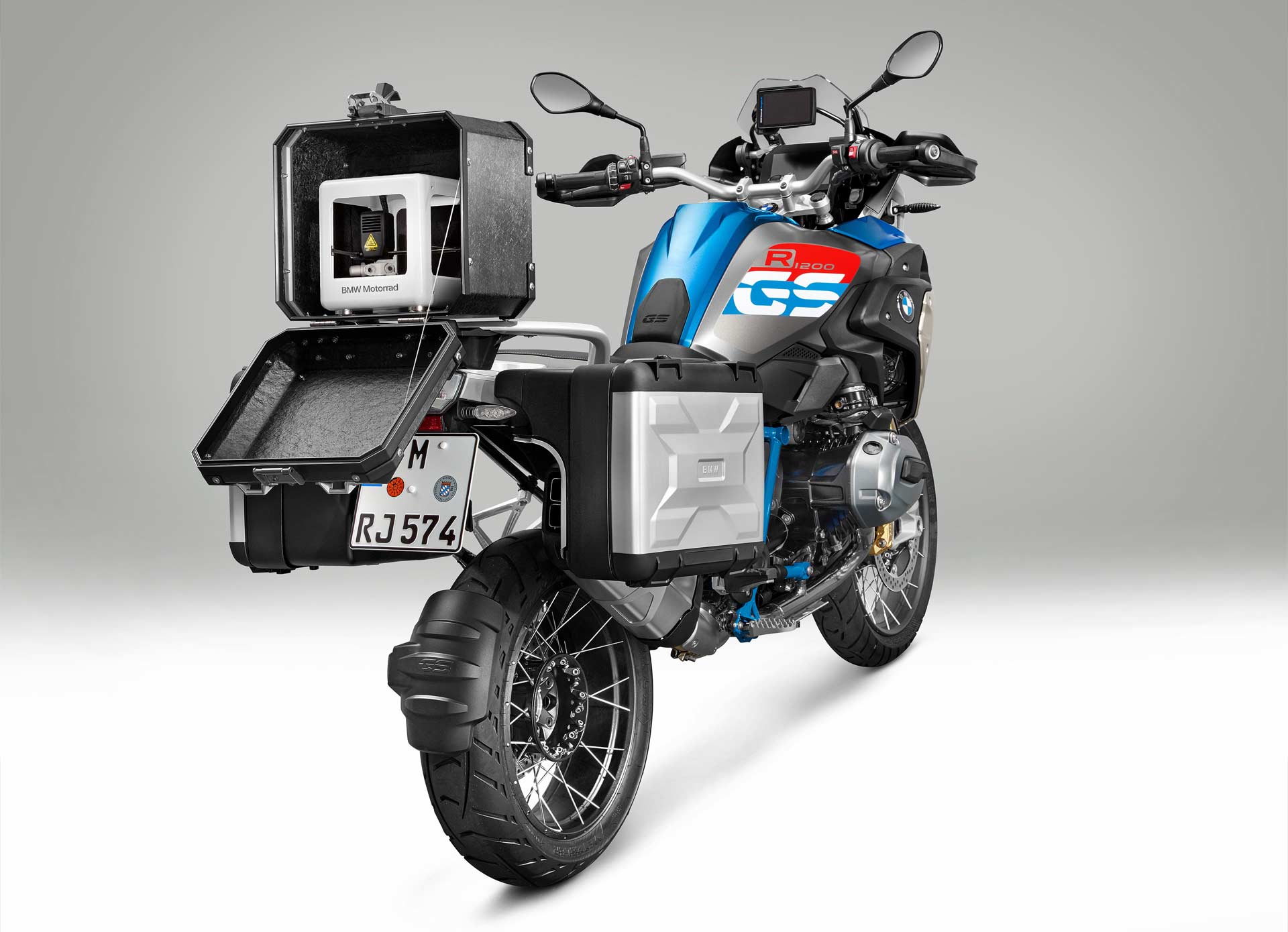 BMW-Motorrad-iParts-3D-Mobile-Printer