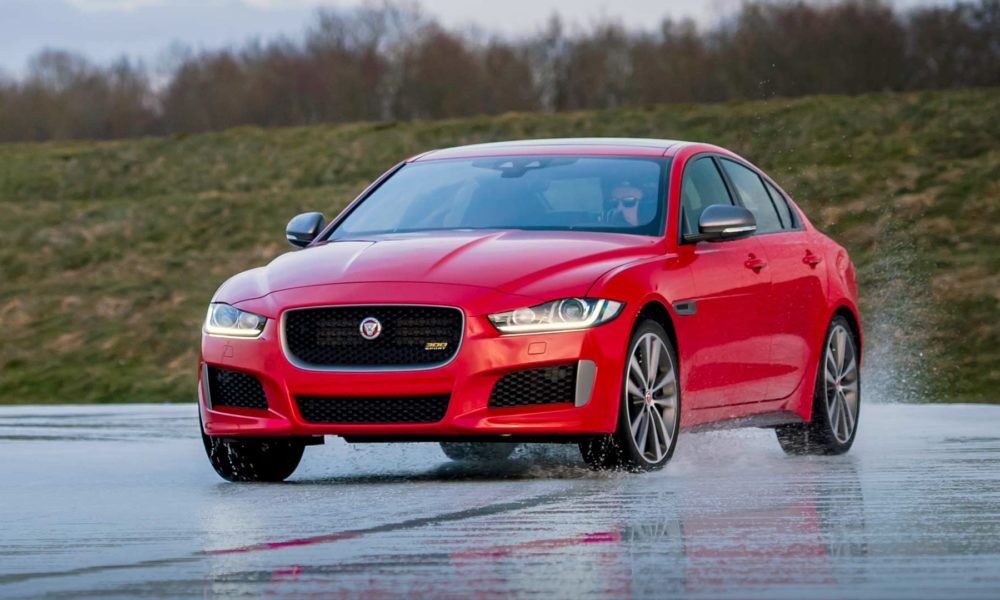 Jaguar-XE-300-Sport