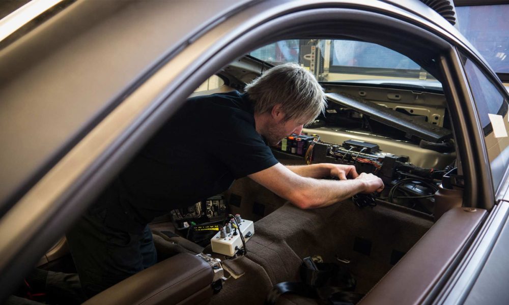 Porsche-911-Turbo-WEC-safety-car_6
