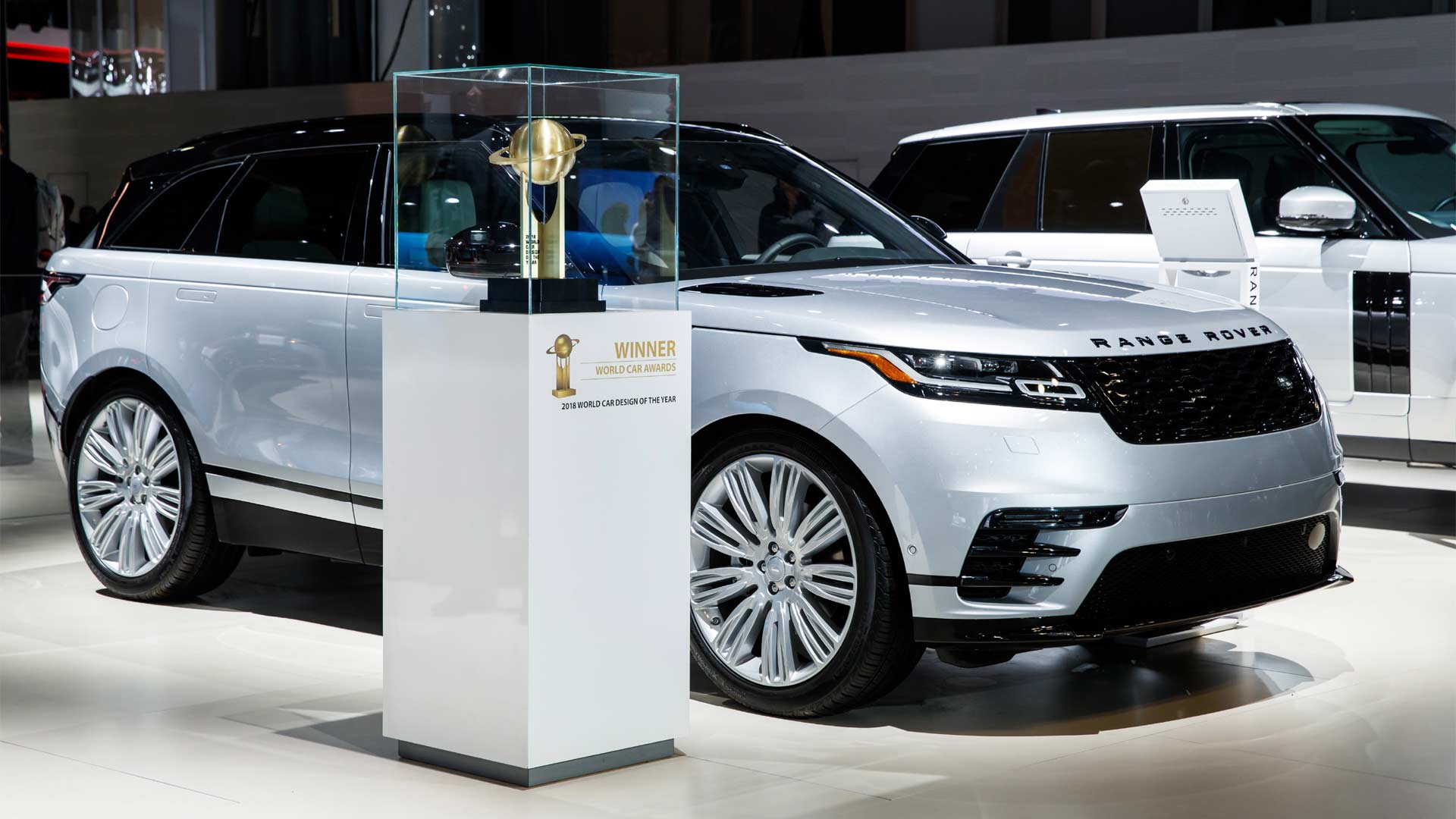 Range-Rover-Velar-named-World-Car-Design-of-the-Year-2018_2