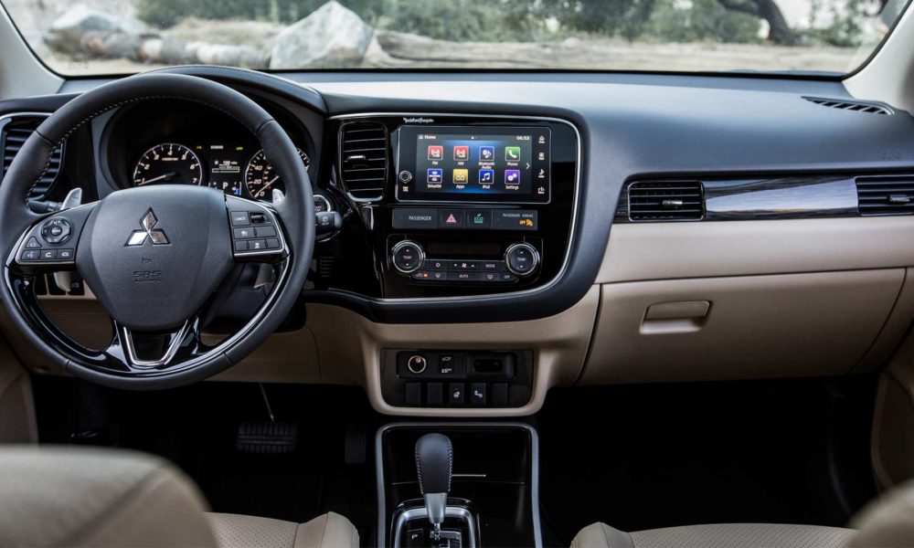 2018-Mitsubishi-Outlander-interior