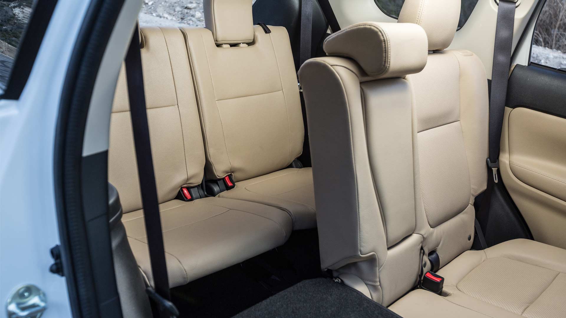 2018-Mitsubishi-Outlander-interior_3