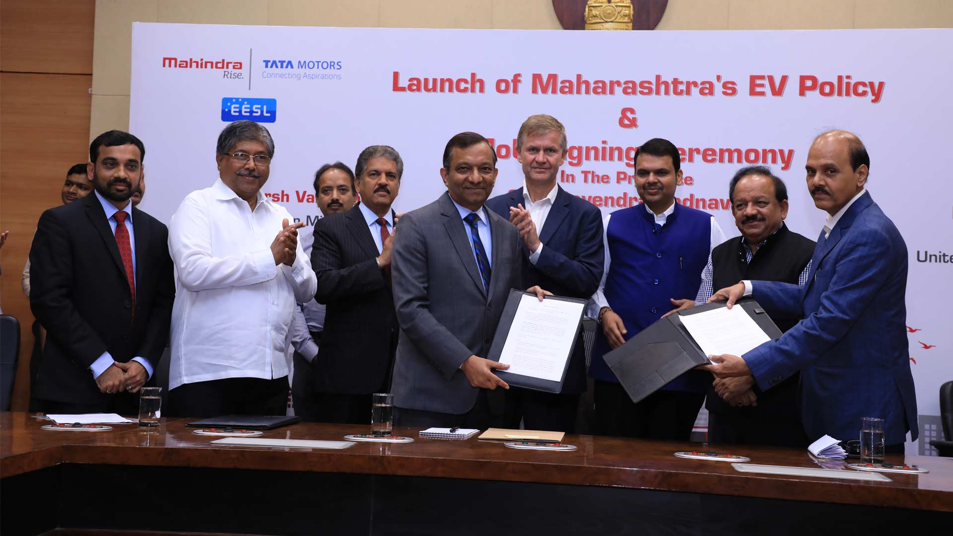 Mahindra-signs-MoUs-with-Government-of-Maharashtra-for-EVs