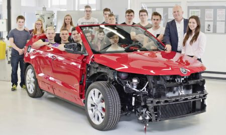Skoda-Karoq-Convertible-vocational-training-students_2