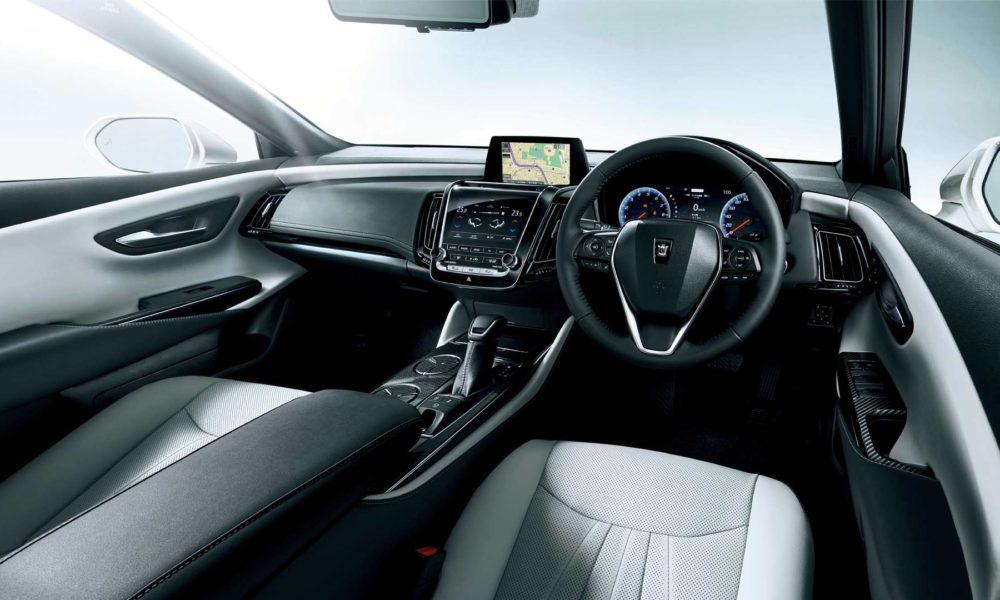 15th-generation-2018-Toyota-Crown-RS-Interior