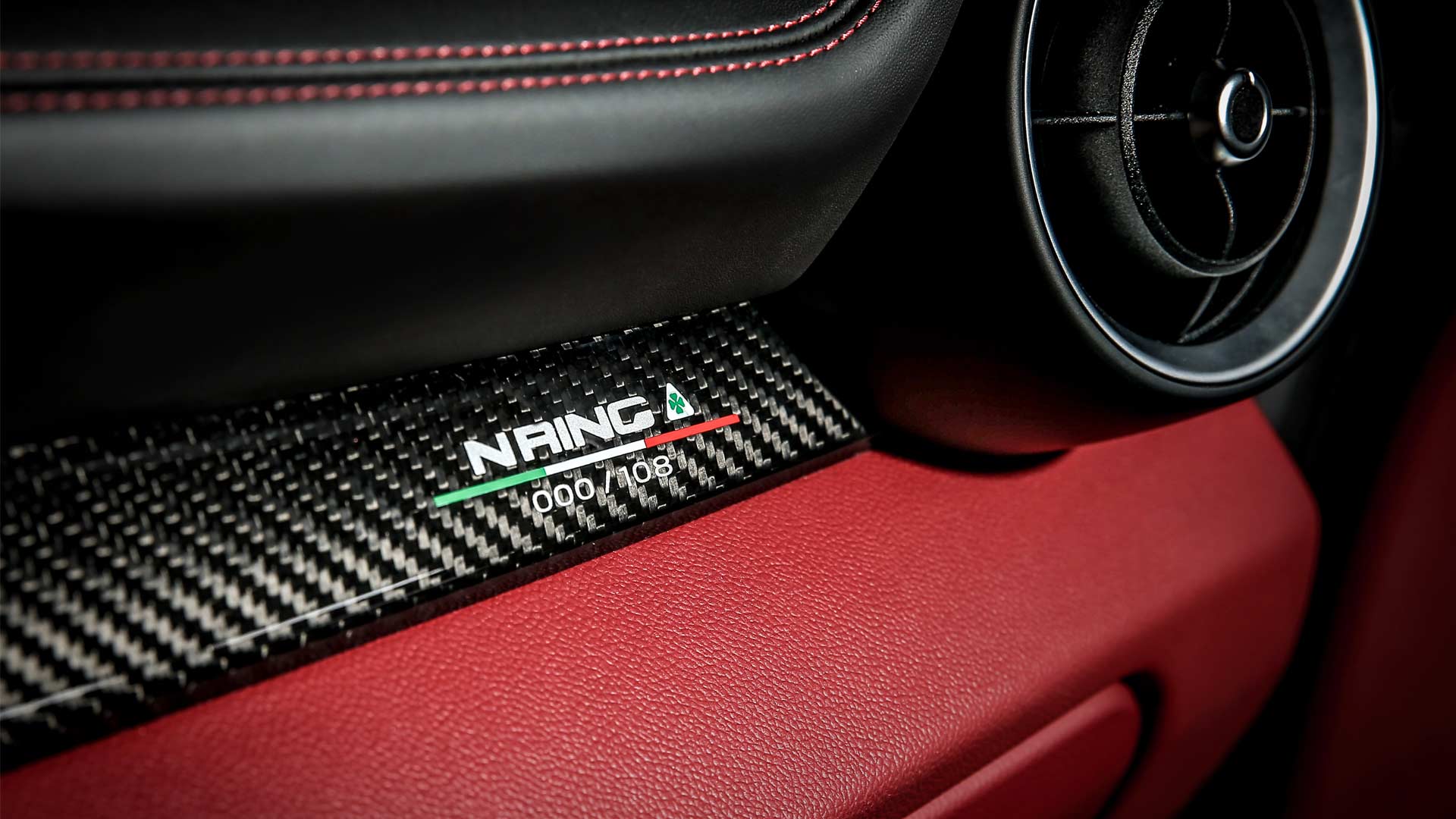 Alfa-Romeo-Giulia-Quadrifoglio-NRING-interior_2
