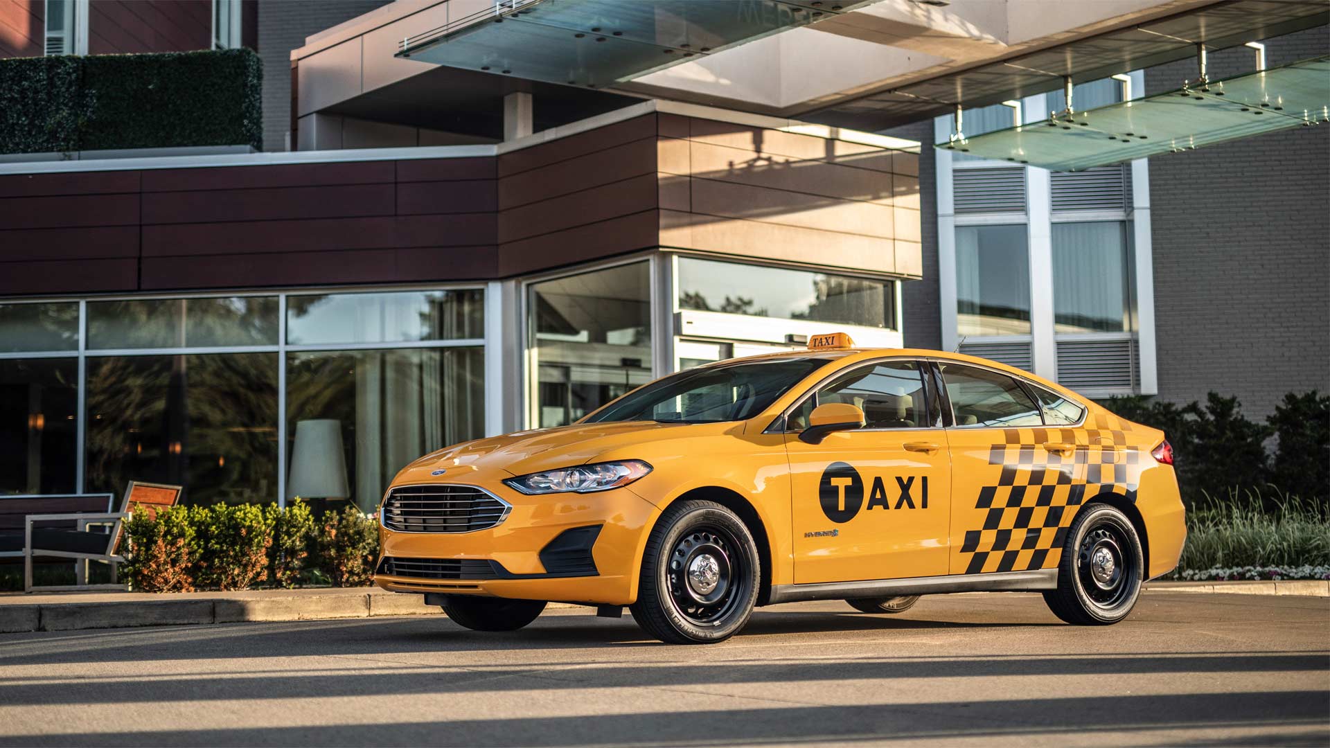 Ford-Fusion-Hybrid-Taxi