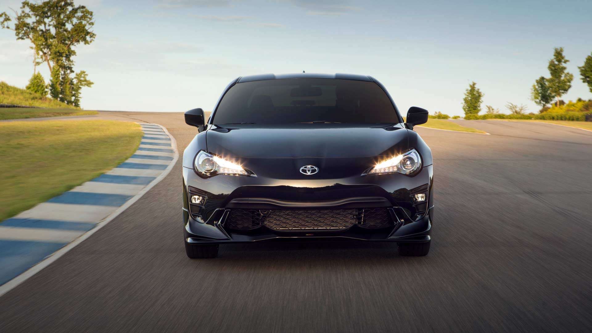 2019-Toyota-86-TRD-Special-Edition_4