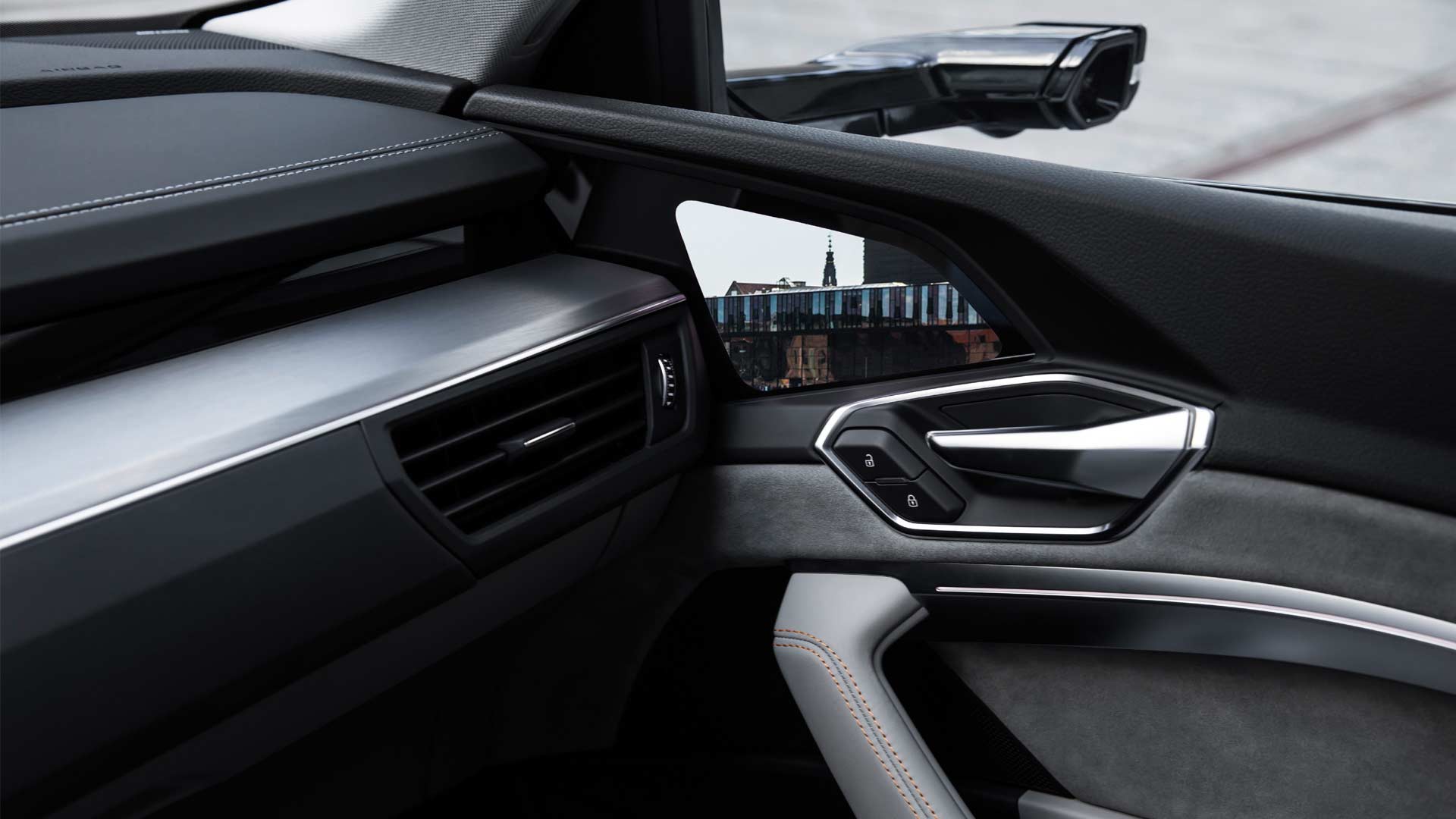 Audi-e-tron-prototype-interior-ORVM-camera