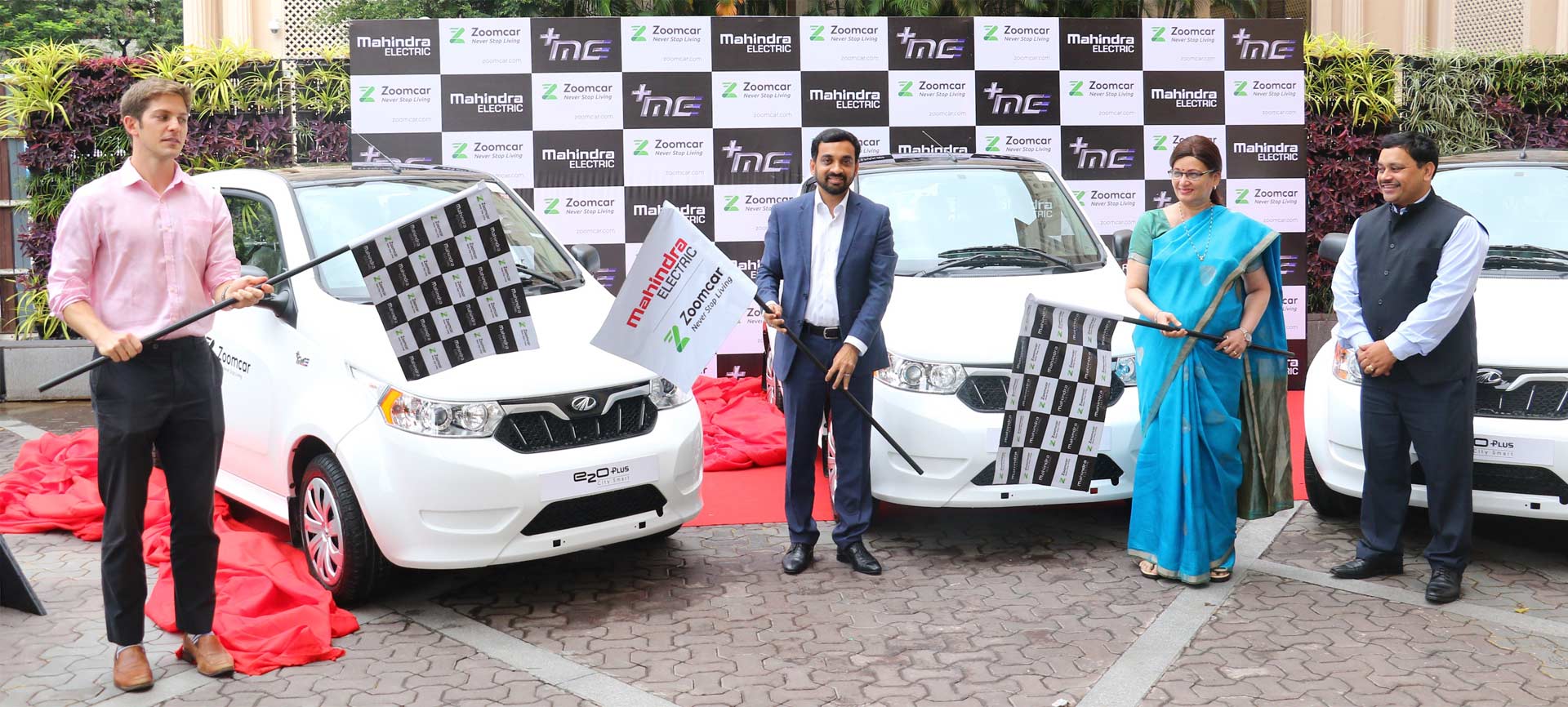 Mahindra-e2oPlus-Zoomcar-Pune