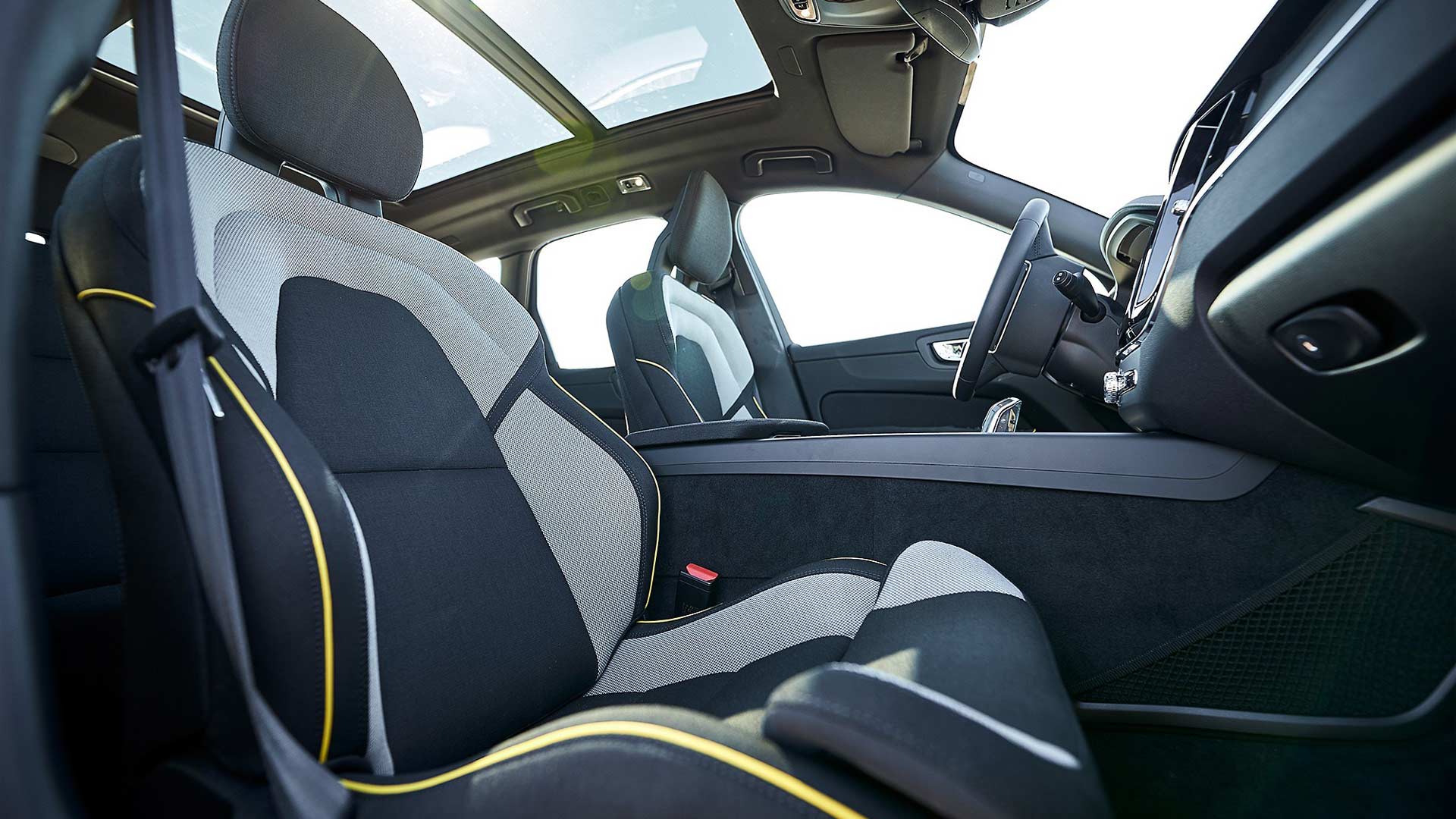 Volvo-Cars-to-use-25-per-cent-recycled-plastics-from-2025-XC60_3