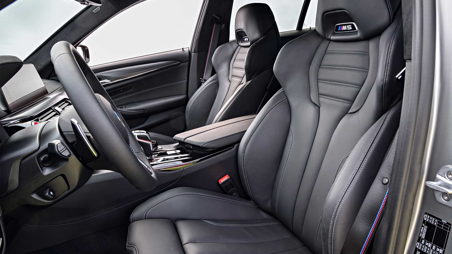 2018-BMW-M5-Competition-interior_2