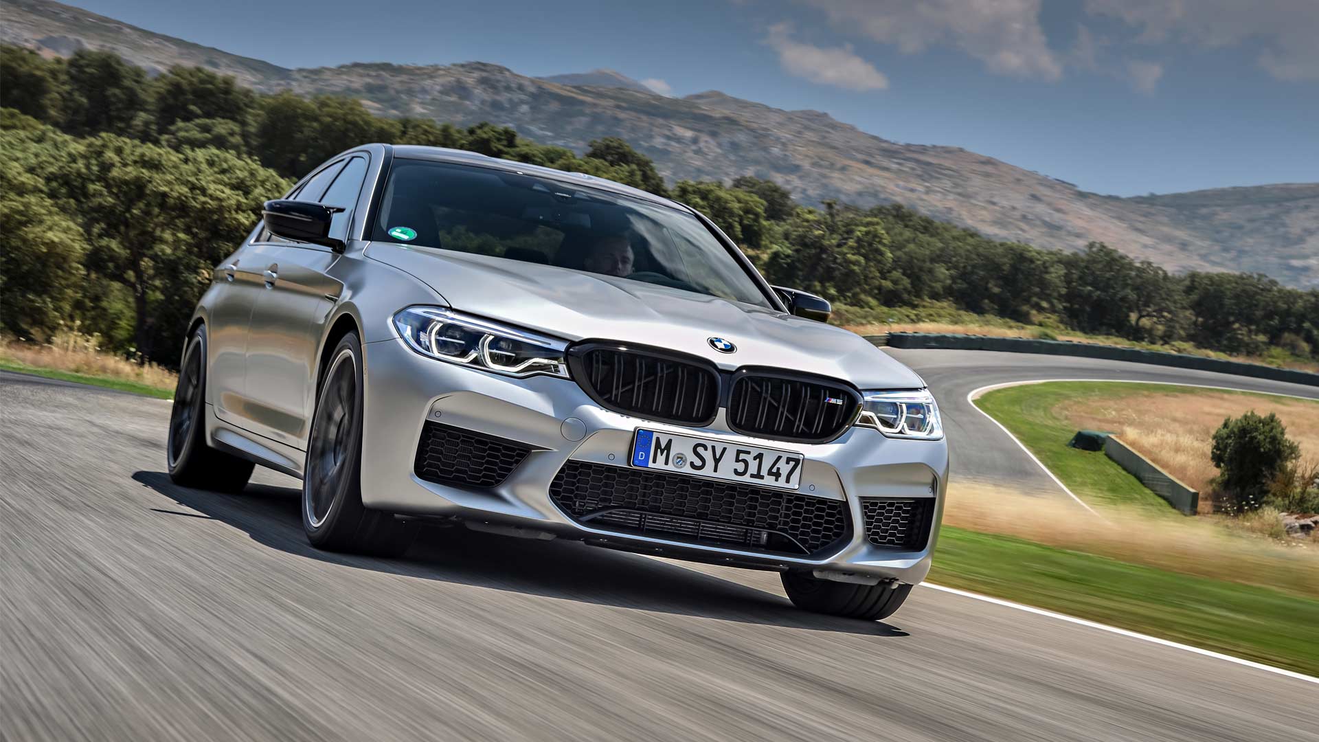 2018-BMW-M5-Competition_2