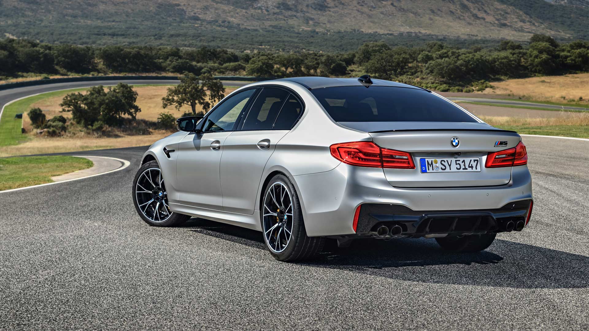 2018-BMW-M5-Competition_4
