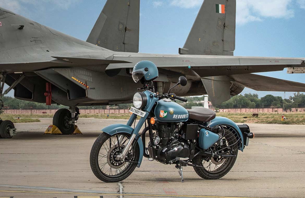 Royal-Enfield-Classic-350-Signals-Edition Airborne Blue