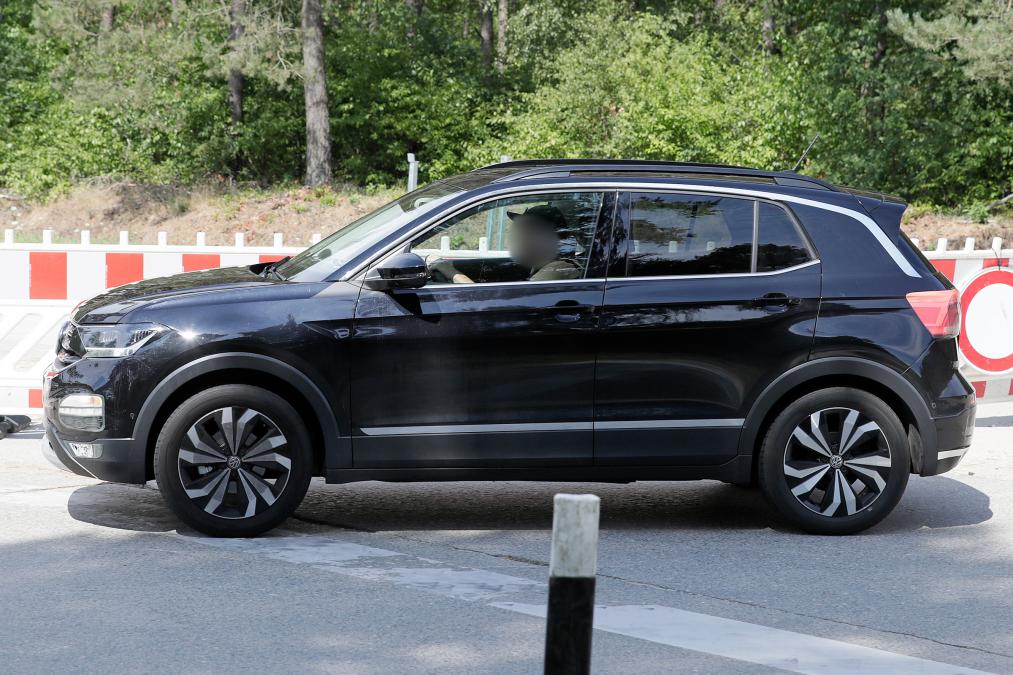 Volkswagen-T-Cross-test-mule_3