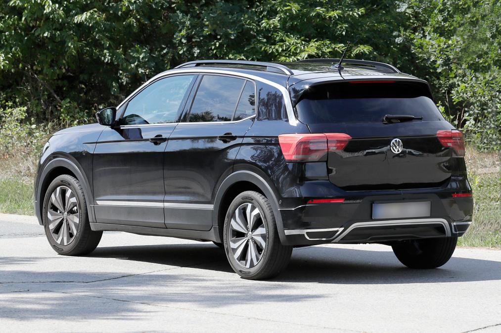 Volkswagen-T-Cross-test-mule_4