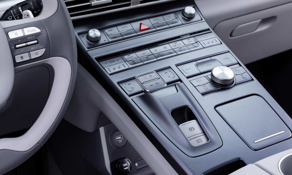 2019-Hyundai-Nexo-fuel-cell-SUV-Interiors_3