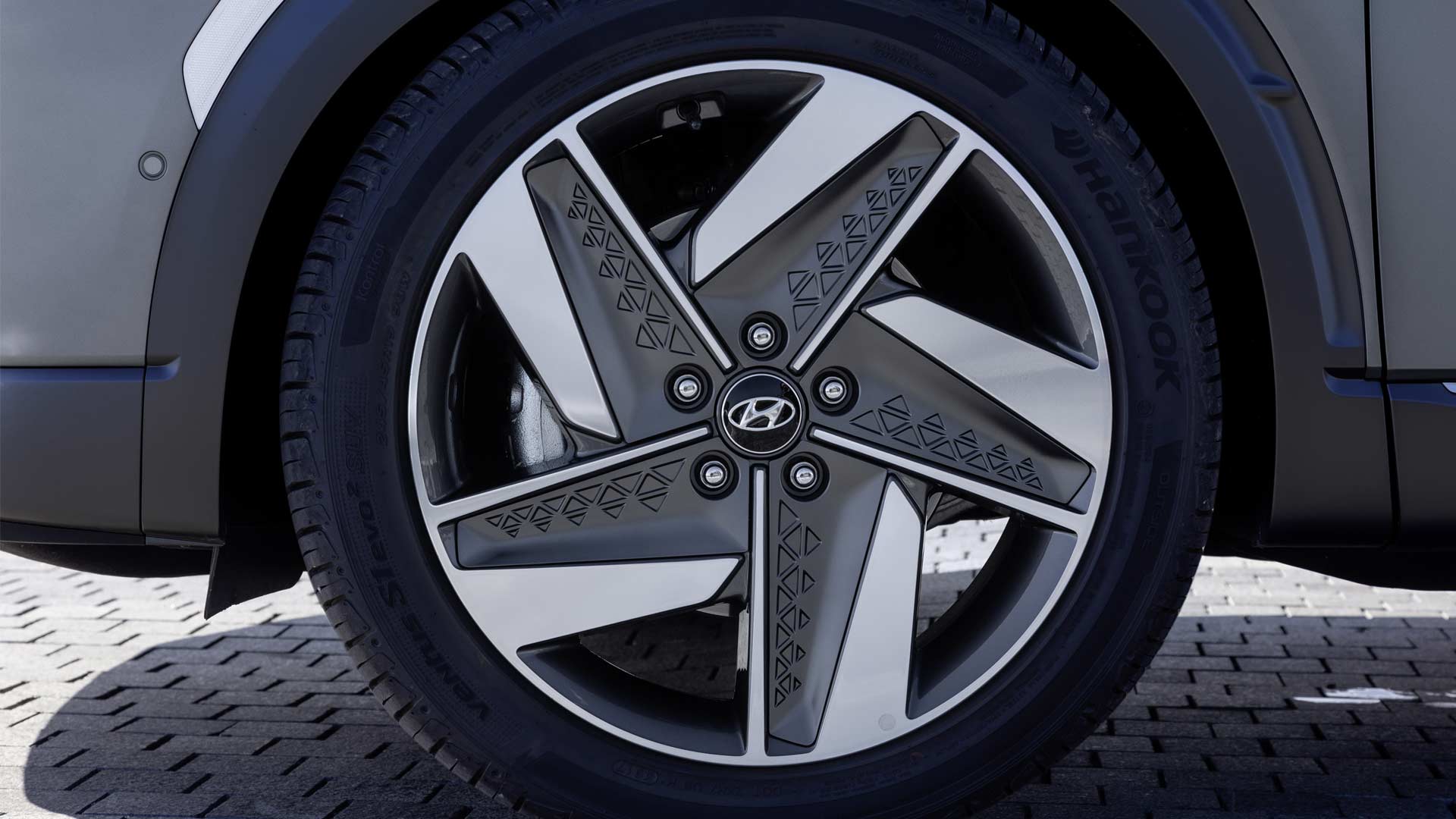 2019-Hyundai-Nexo-fuel-cell-SUV-Wheels