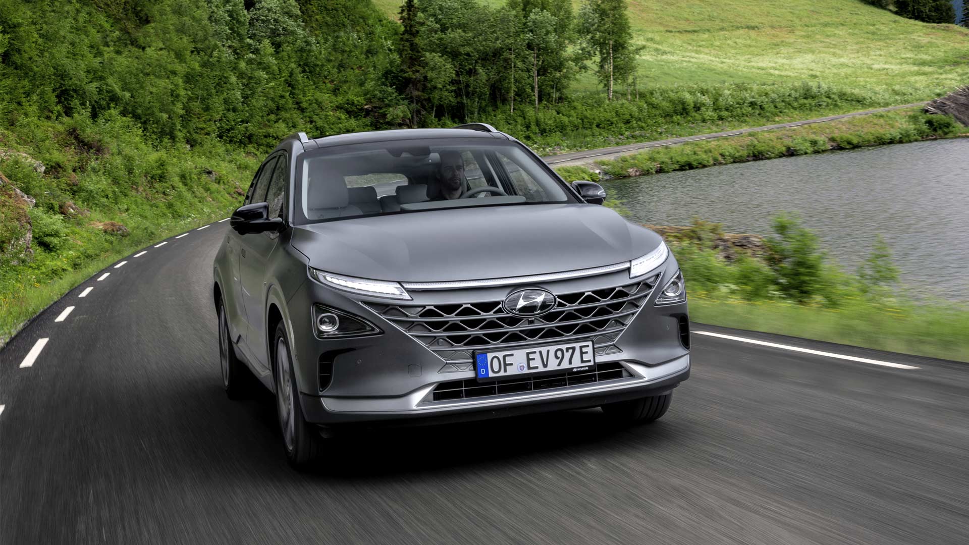 2019-Hyundai-Nexo-fuel-cell-SUV