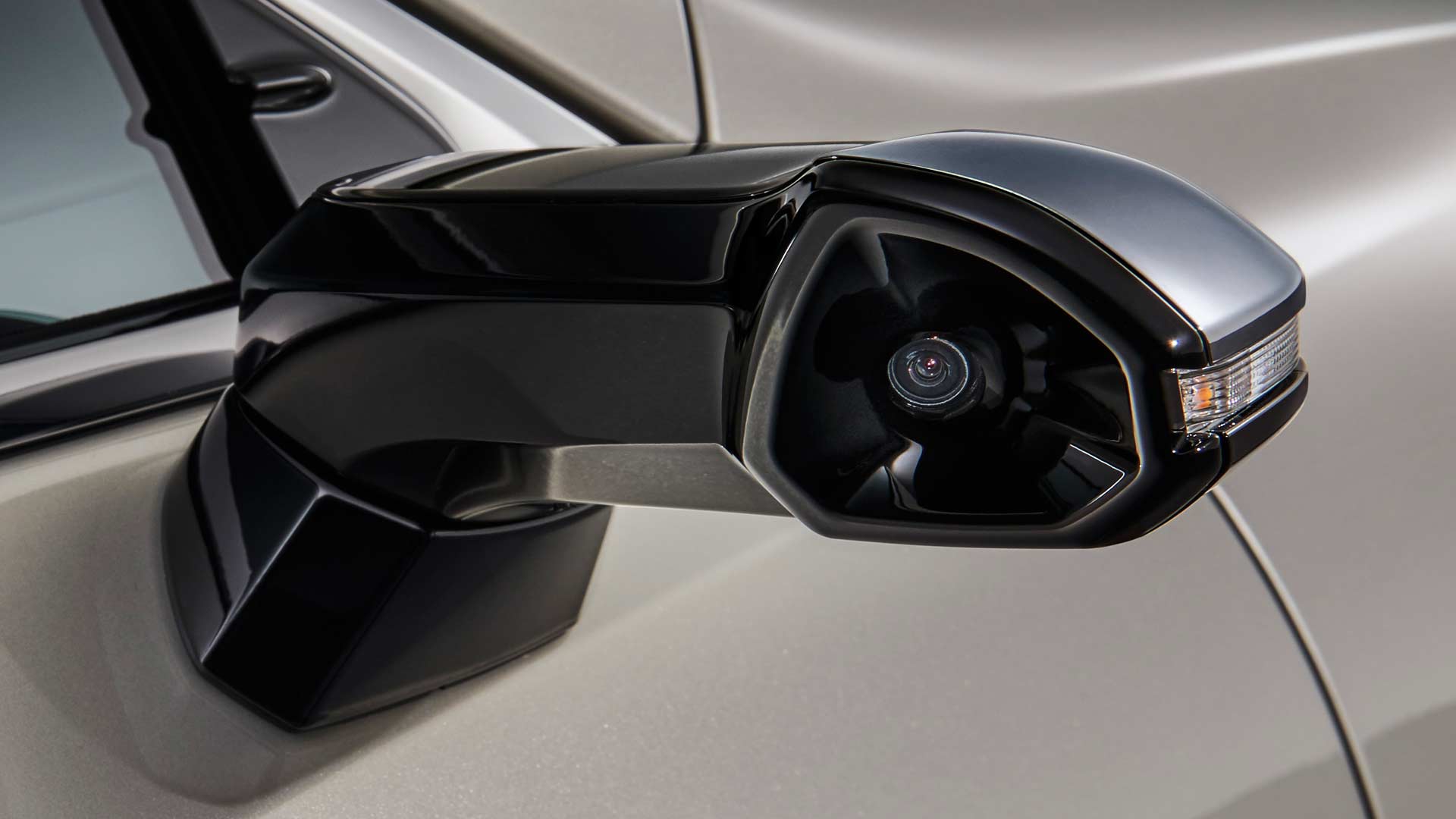 Lexus Digital Side-View Monitor 2019 ES 300h_3
