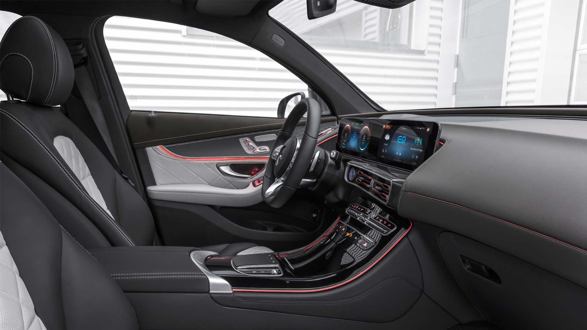 Mercedes-Benz-EQC-Interior_5