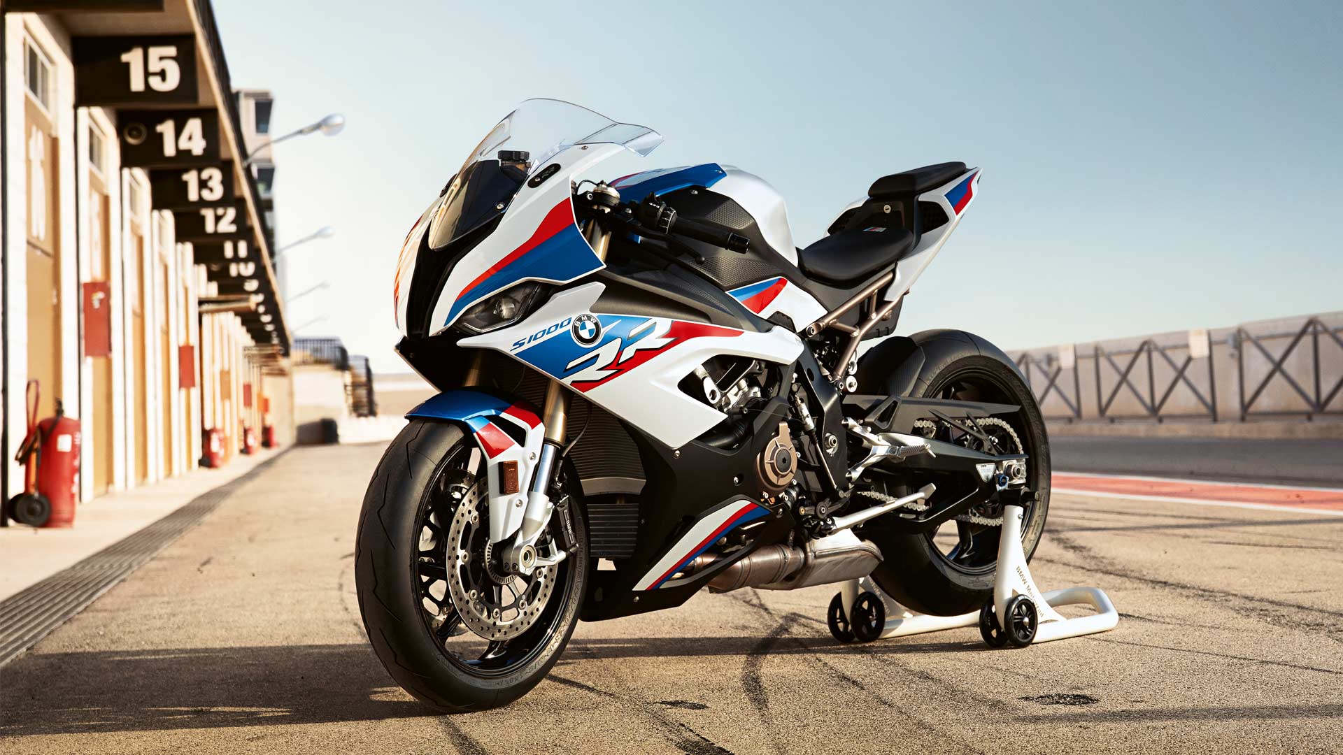 19 Bmw S 1000 Rr Loses Weight Gets More Power Style Autodevot