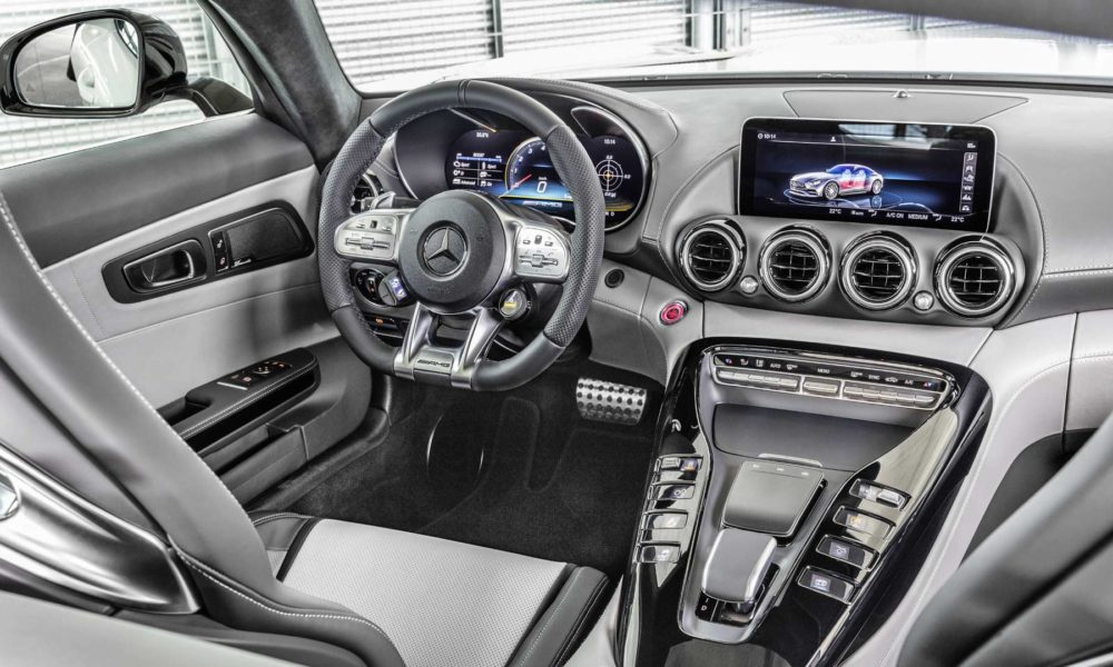 2019-Mercedes-AMG-GT-Interior-designo-diamond-white