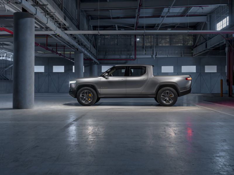 Rivian R1T all-electric pick-up truck_7