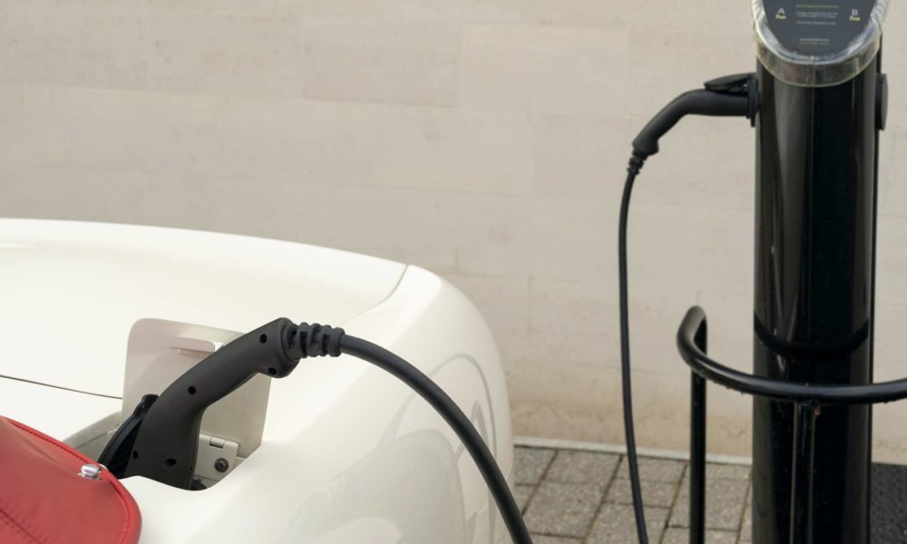 Aston-Martin-1970 DB6 MkII Volante-EV-Conversion_2