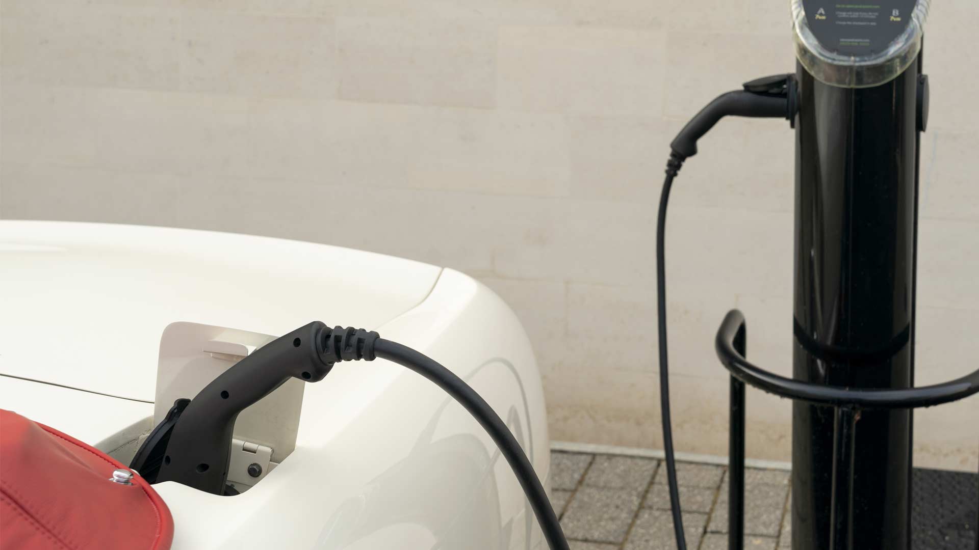 Aston-Martin-1970 DB6 MkII Volante-EV-Conversion_2