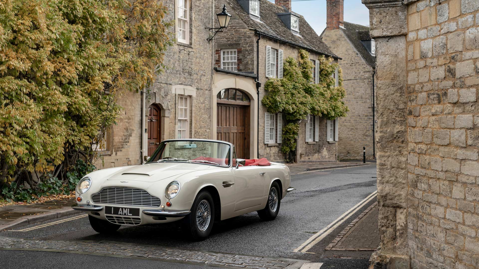 Aston-Martin-1970 DB6 MkII Volante-EV-Conversion_5