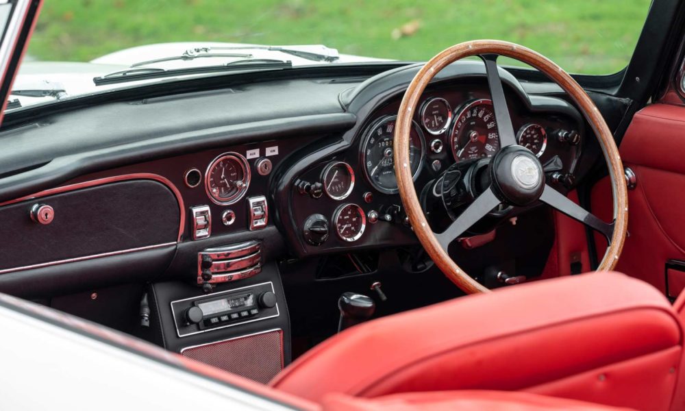 Aston-Martin-1970 DB6 MkII Volante-Interior-EV-Conversion_2