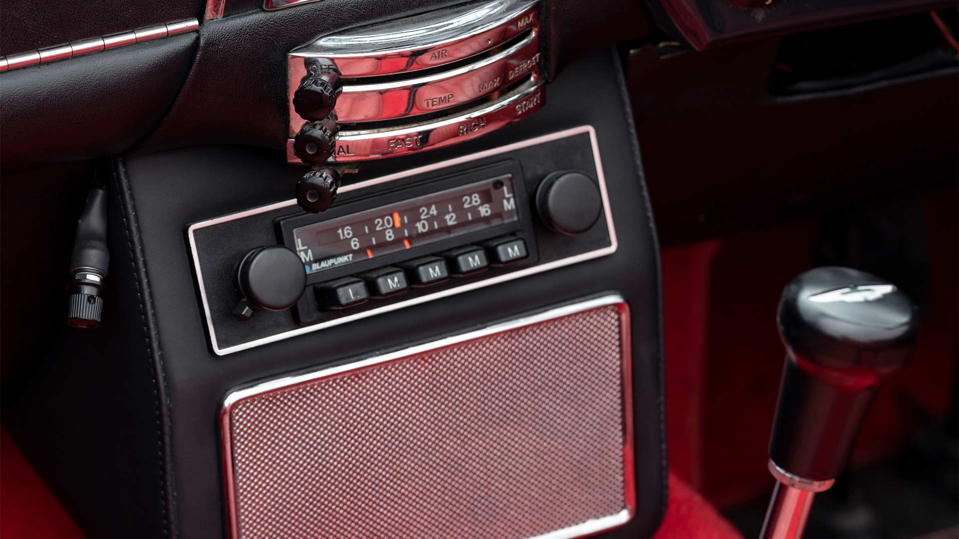 Aston-Martin-1970 DB6 MkII Volante-Interior-EV-Conversion_3