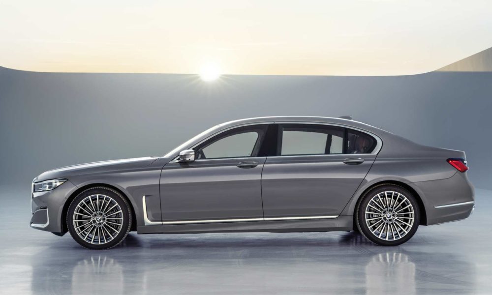 2020-BMW-7-Series_5