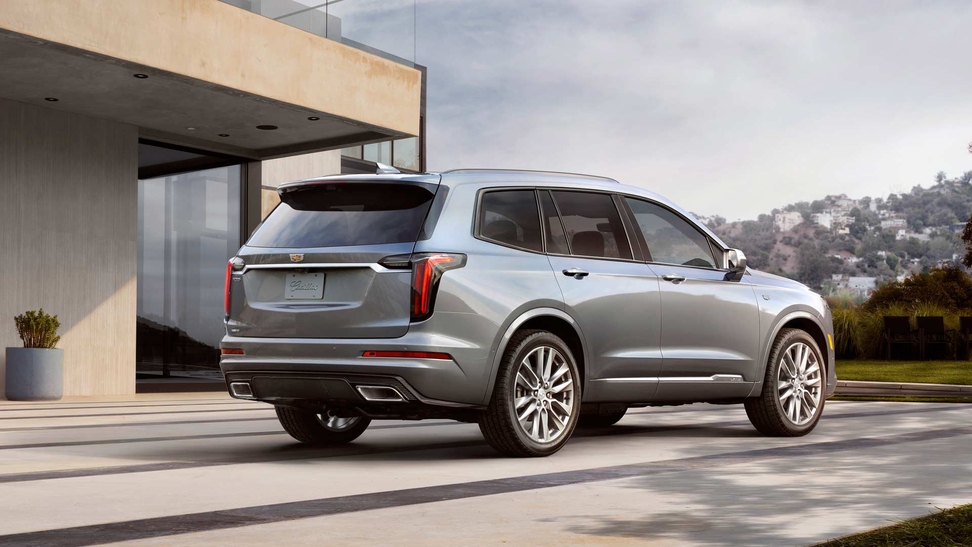 2020-Cadillac-XT6-Sport_2