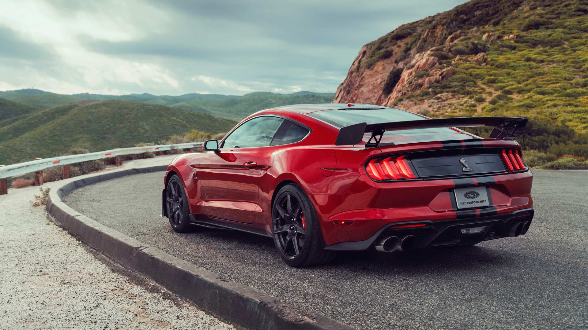 2020-Shelby-GT500-Carbon-Fiber-Track-Package_6