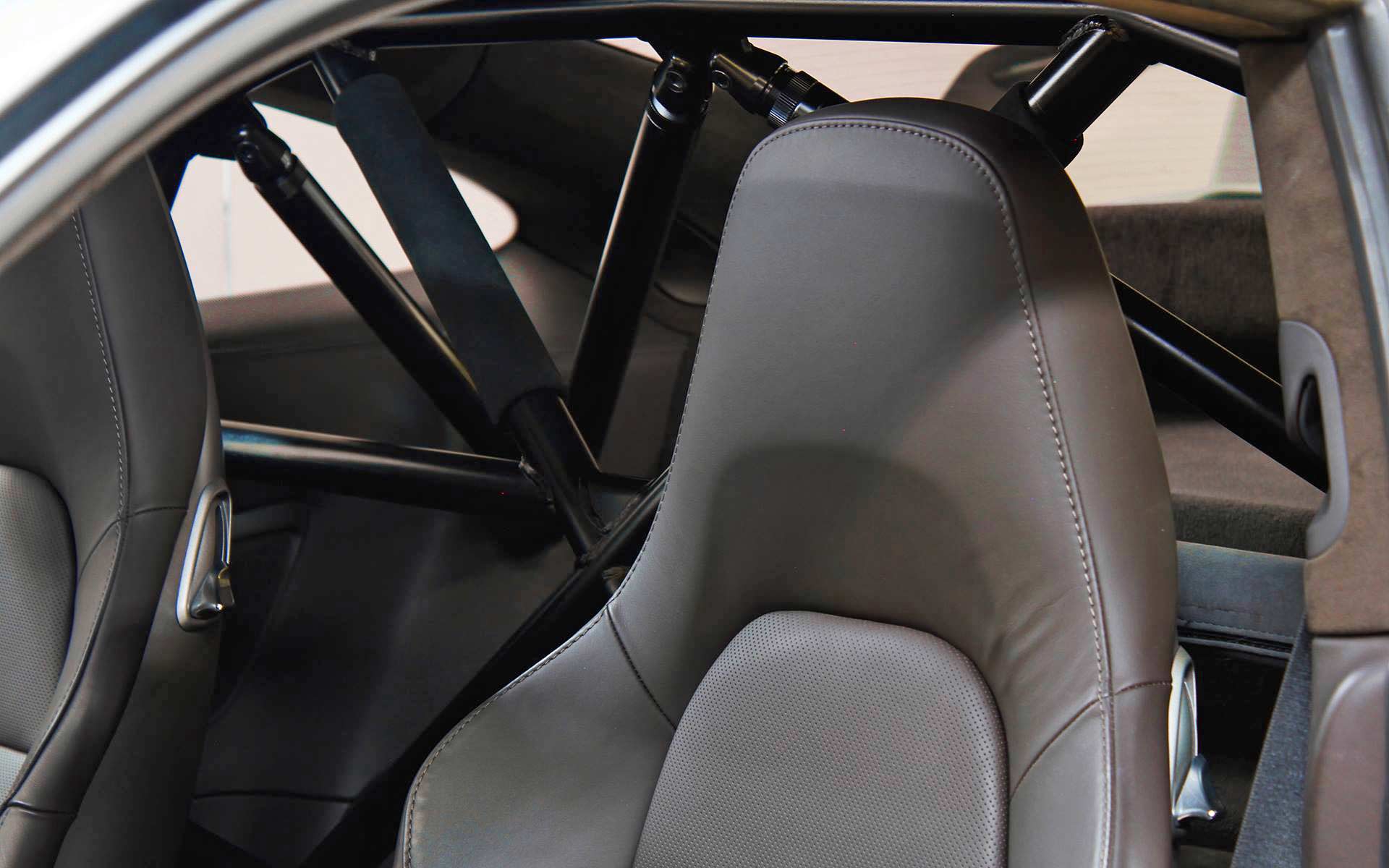 GEMBALLA GTR 8XX EVO-R Porsche 911-Interior_2