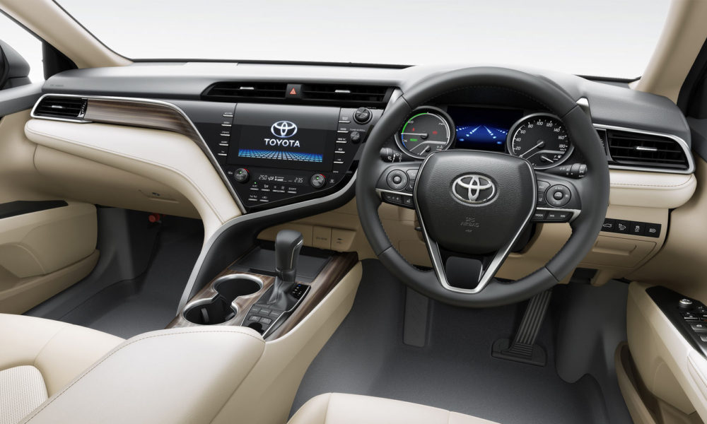 XV70-2018-Toyota-Camry-Hybrid-Interior