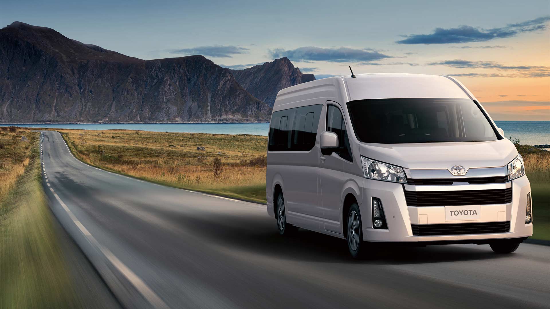 2019-6th-generation-Toyota-Hiace